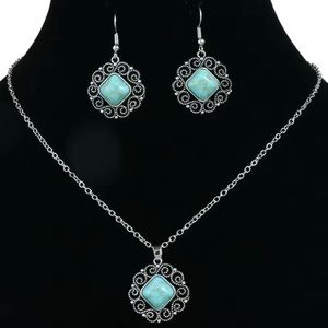 NEW Vintage Turquoise Set of Earrings and a Necklace. Irregular Cut Stone